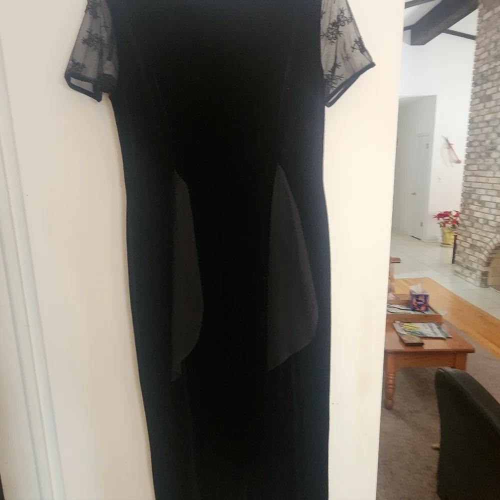 Robbie Bee Black Dress with Sheer Star Sleeves - Picture 5 of 6